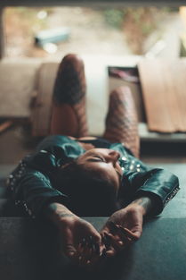 女性养生睡眠姿势指南，如何通过正确的睡姿获得健康与美丽